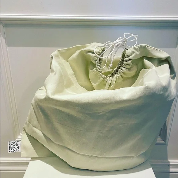 Brand new LOEWE Medium Palm Leaf and Leather Basket Bag - Picture 8 of 9